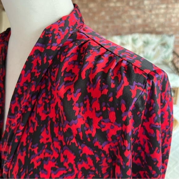 Express Red Abstract Surplice Neck Blouse Top NWT S - Picture 7 of 16